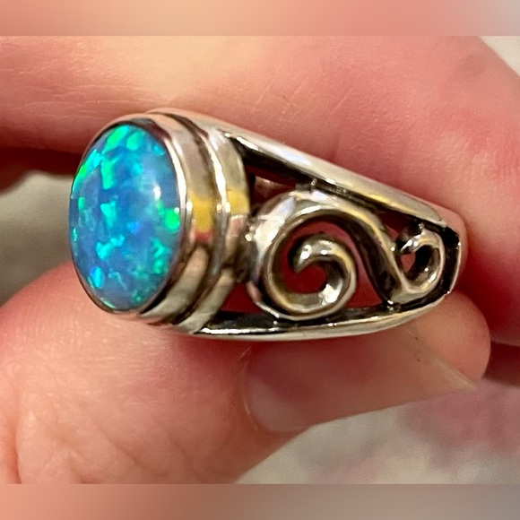 Gorgeous Blue Opal and Sterling Silver Ring Size 6 - Picture 7 of 10